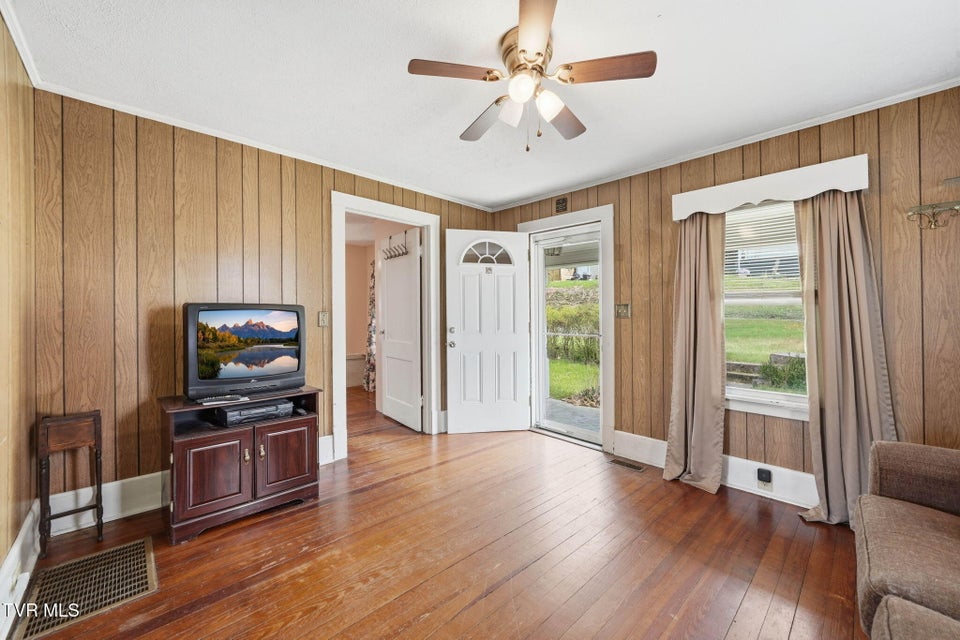 Photo #4: 731 Beechwood Drive