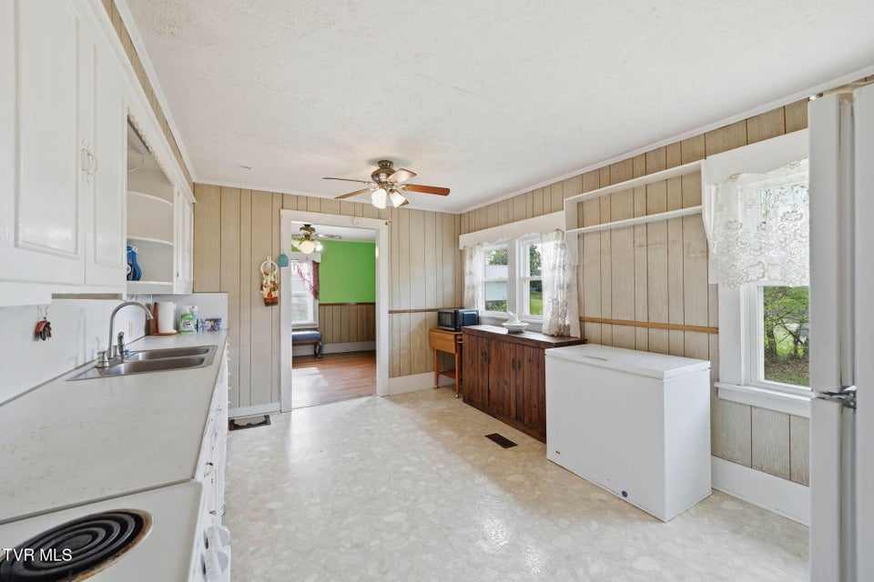 Photo #15: 731 Beechwood Drive