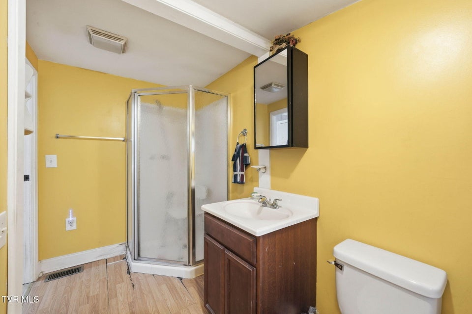 Photo #16: 731 Beechwood Drive