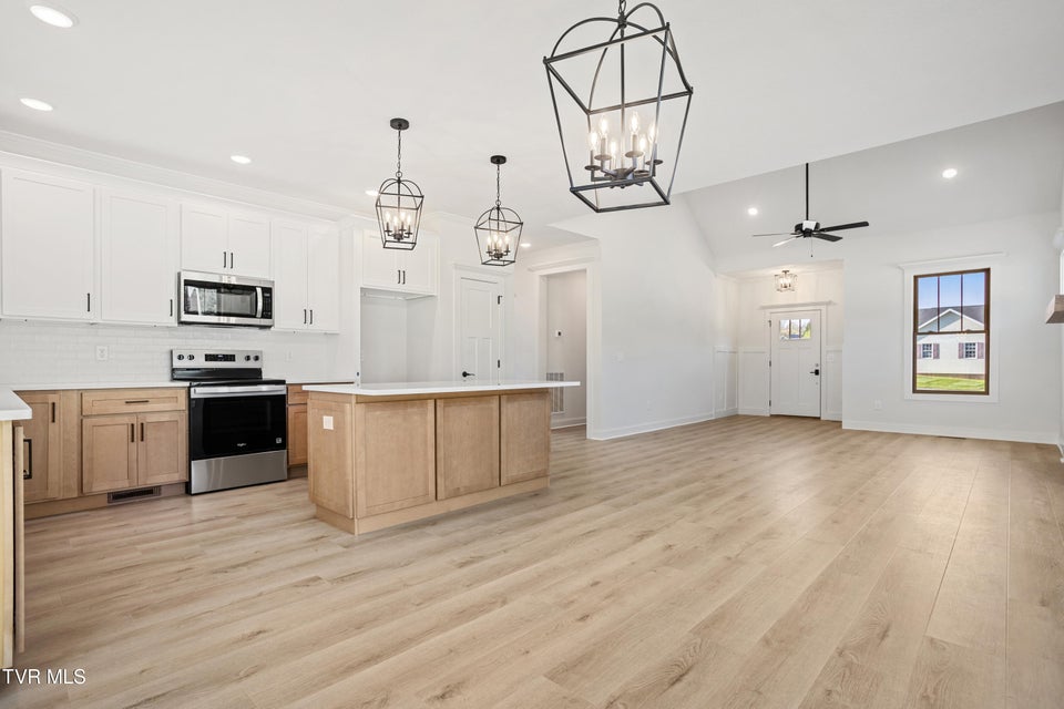 Photo #7: 756 Tavern Hill Road