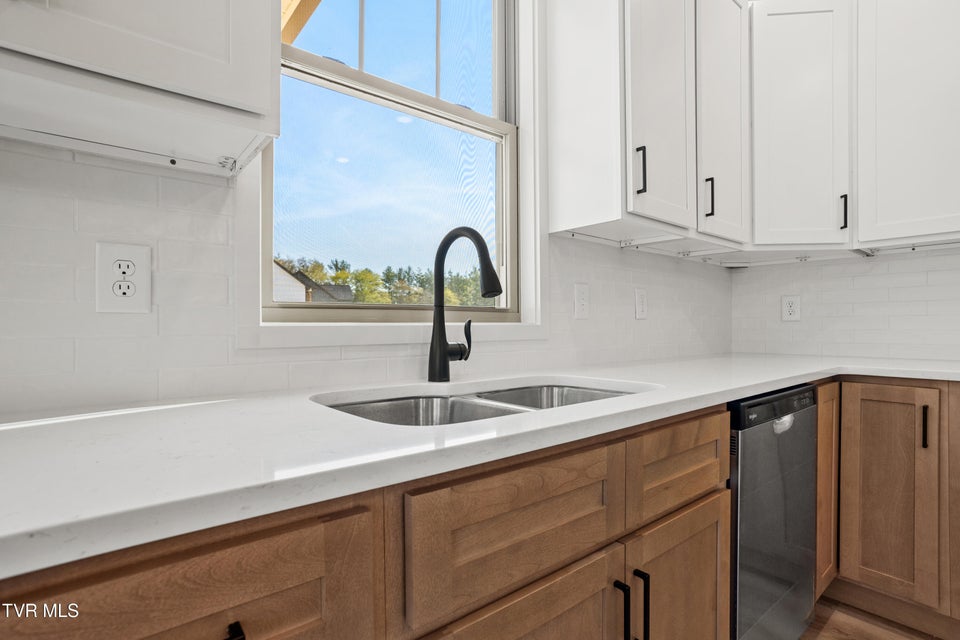 Photo #10: 756 Tavern Hill Road