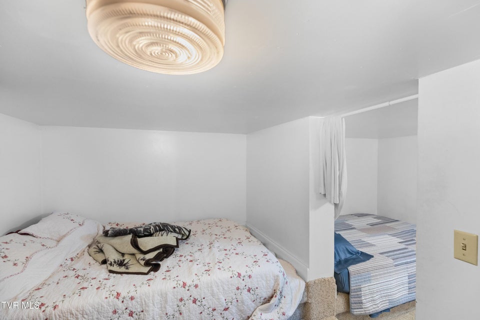 Photo #36: 158 Dalson Road