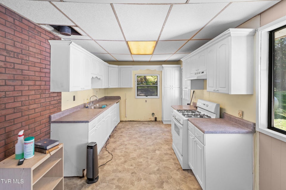 Photo #37: 158 Dalson Road