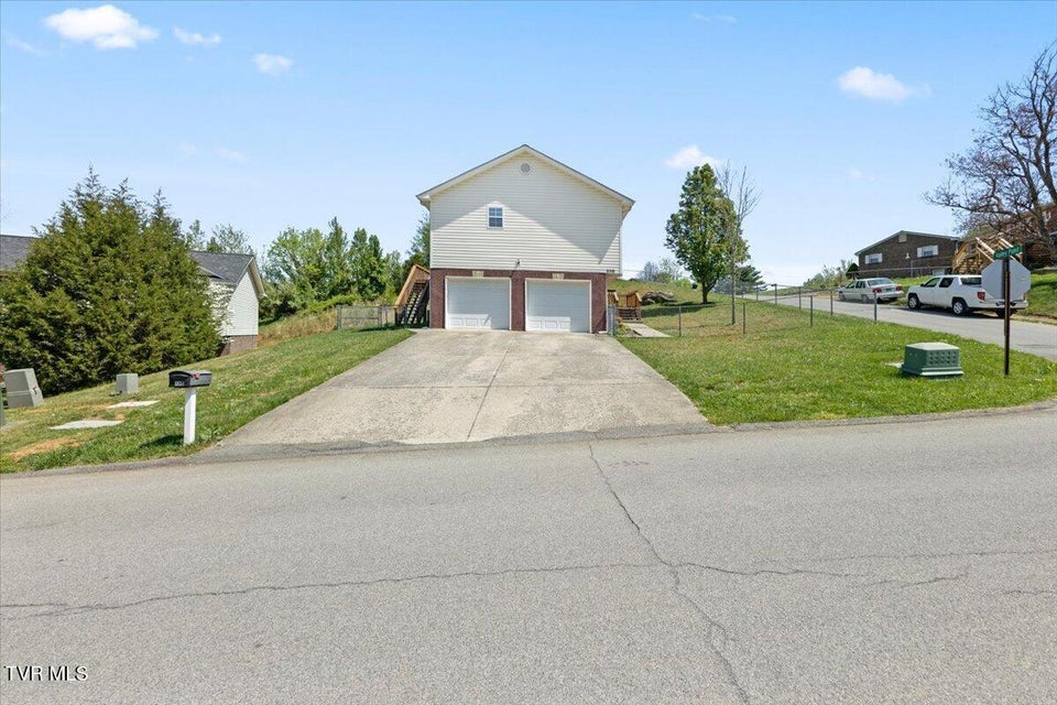 Photo #5: 238 Cedar Valley Boulevard