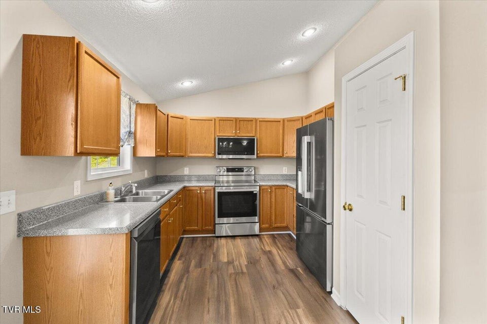 Photo #13: 238 Cedar Valley Boulevard