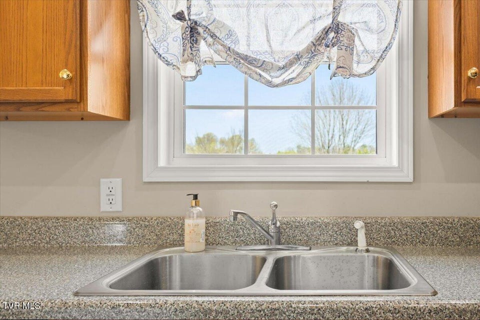 Photo #15: 238 Cedar Valley Boulevard