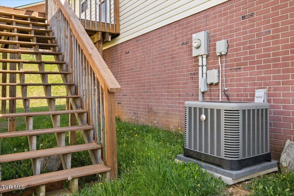 Photo #39: 238 Cedar Valley Boulevard