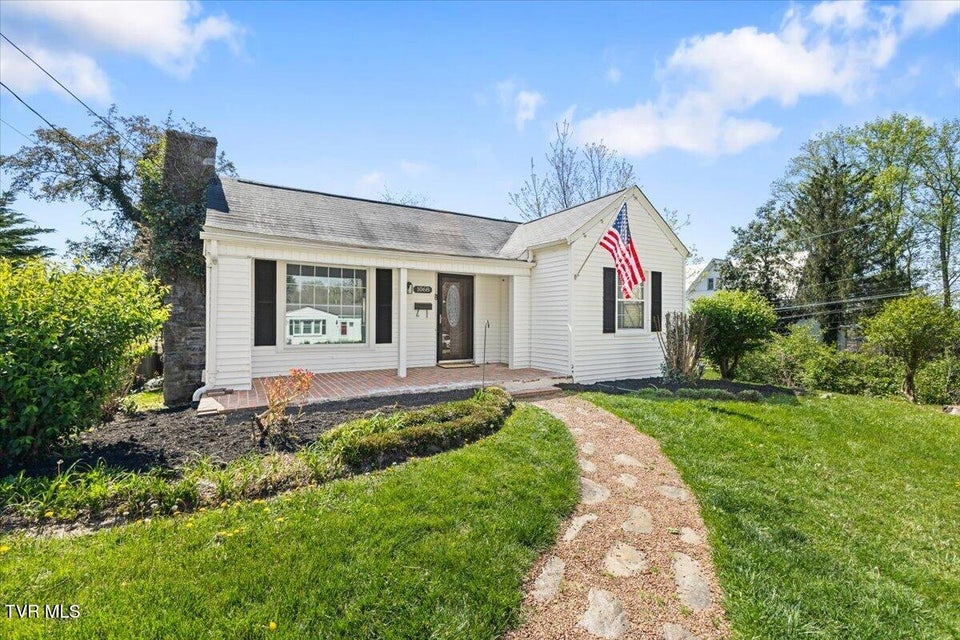 Photo #3: 1068 Prospect Avenue