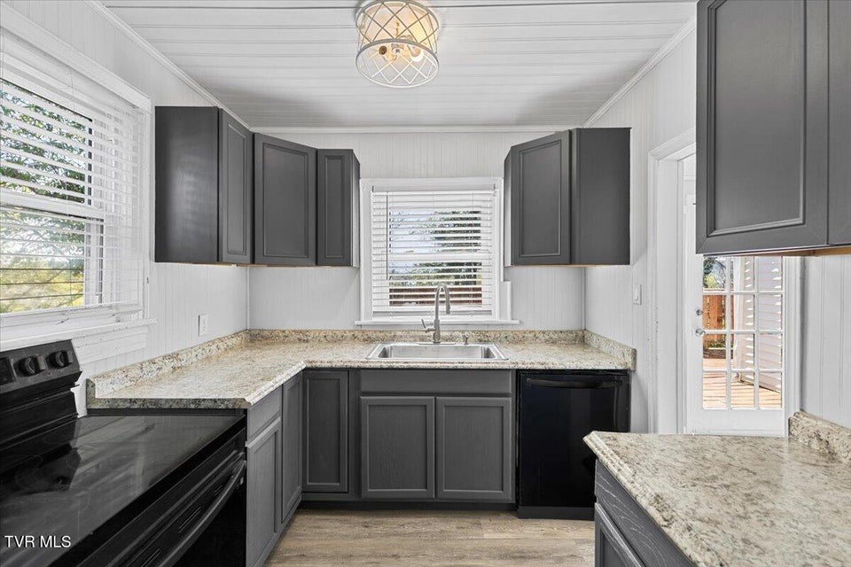 Photo #10: 1068 Prospect Avenue