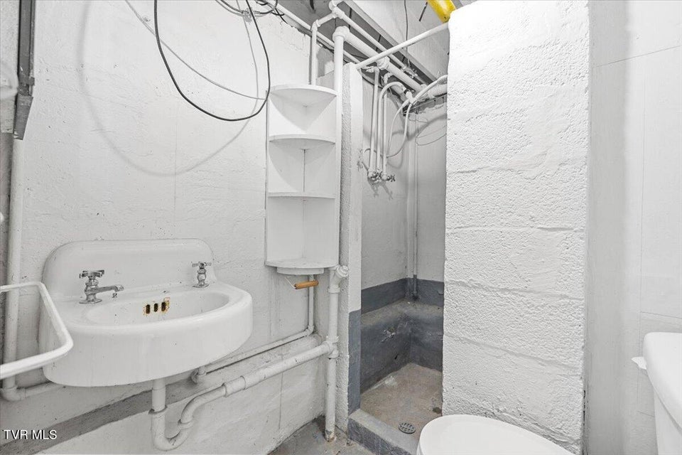 Photo #27: 1068 Prospect Avenue