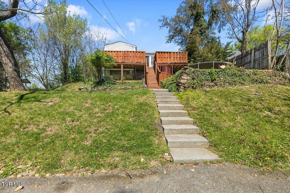 Photo #35: 1068 Prospect Avenue