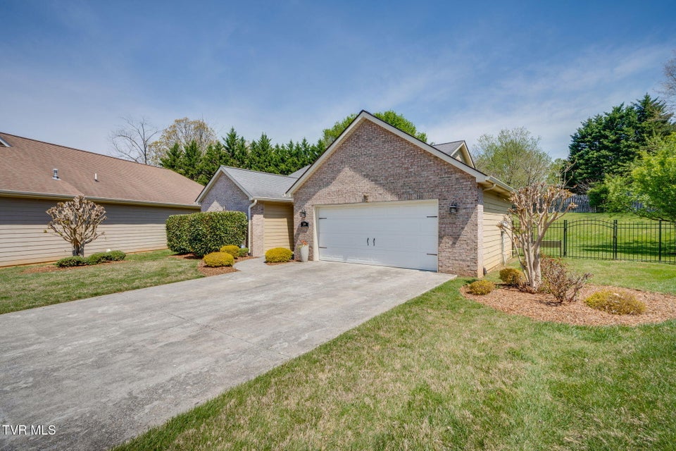 Photo #3: 29 Dunham Circle