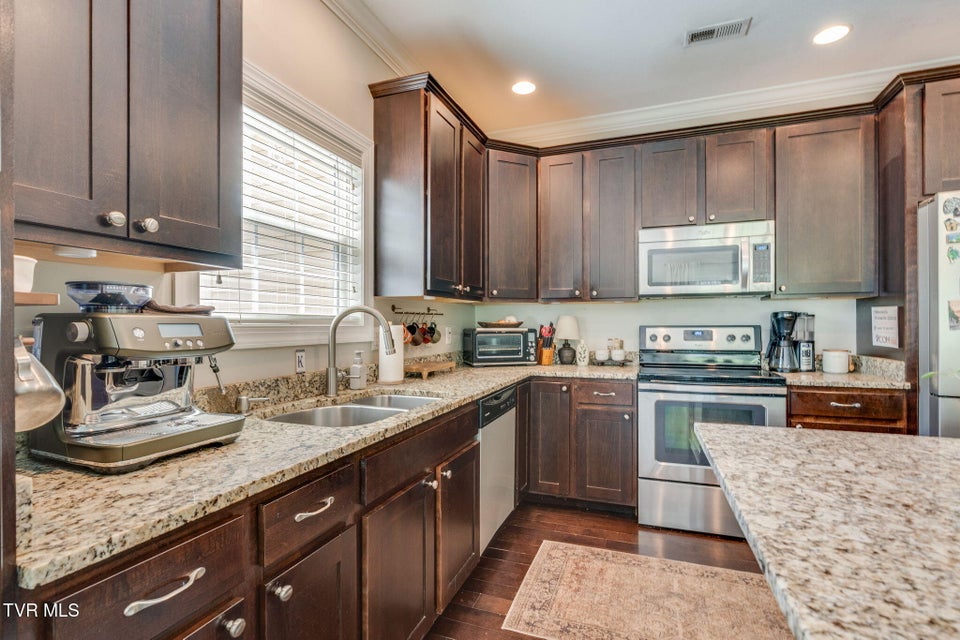 Photo #15: 29 Dunham Circle