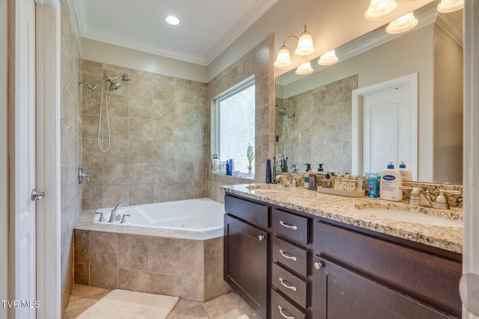 Photo #18: 29 Dunham Circle