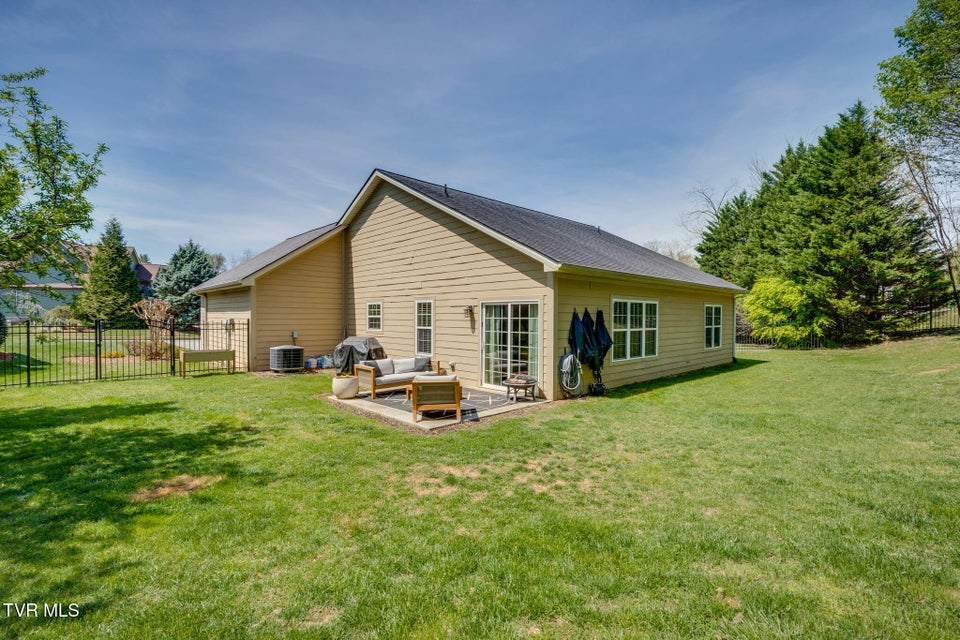 Photo #29: 29 Dunham Circle