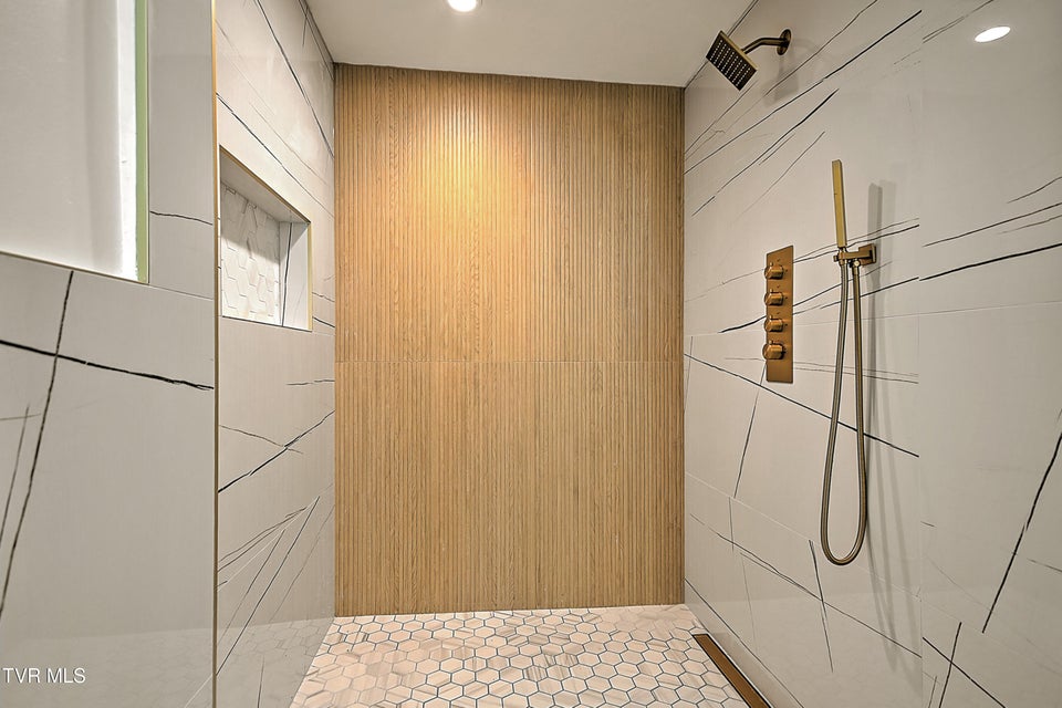 Photo #38: 2061 King College Road