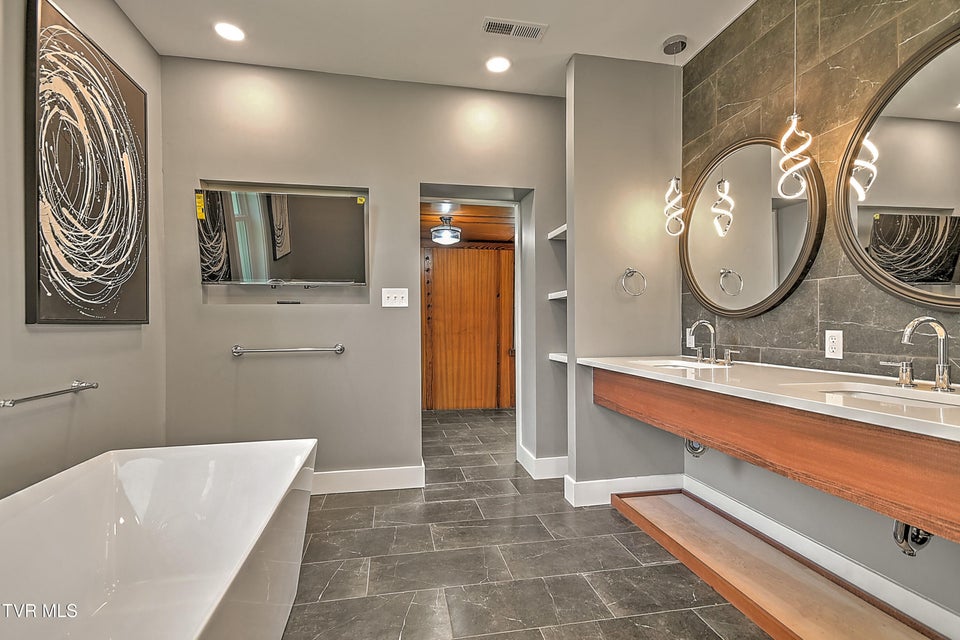 Photo #51: 2061 King College Road