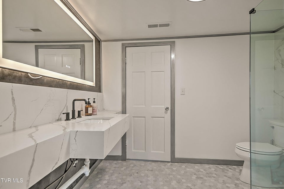 Photo #58: 2061 King College Road