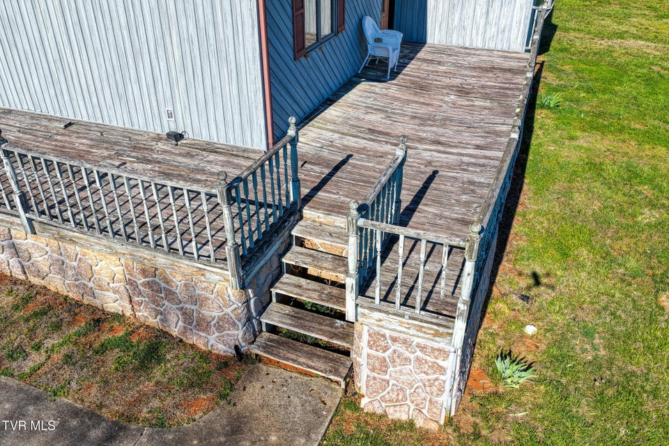 Photo #3: 605 Redwood Drive