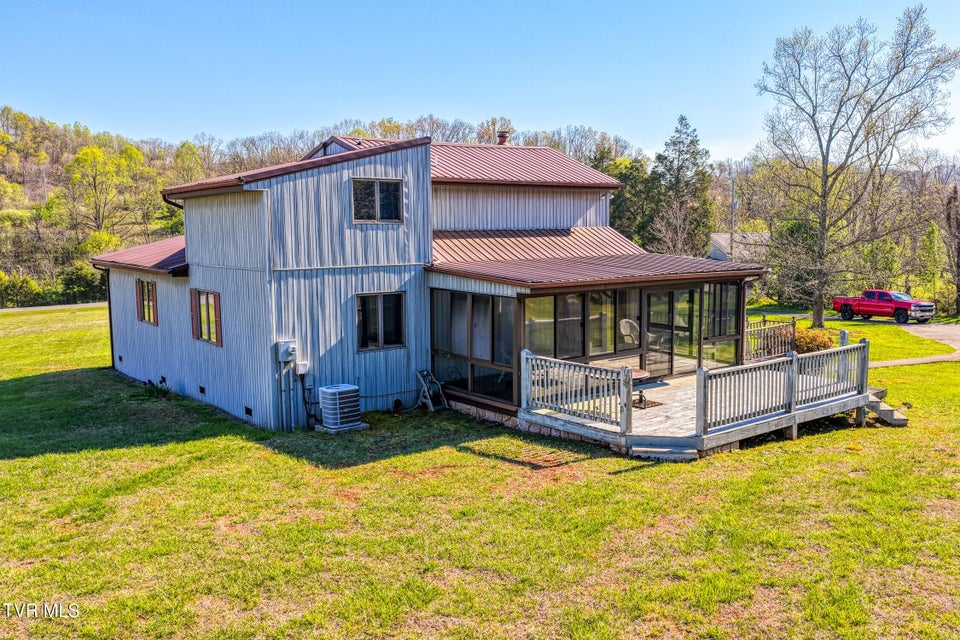 Photo #6: 605 Redwood Drive