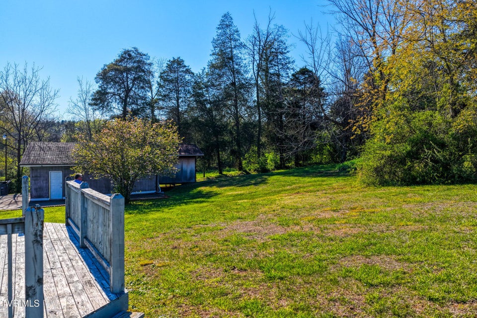 Photo #9: 605 Redwood Drive