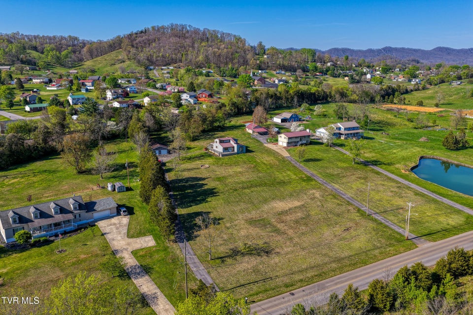 Photo #13: 605 Redwood Drive