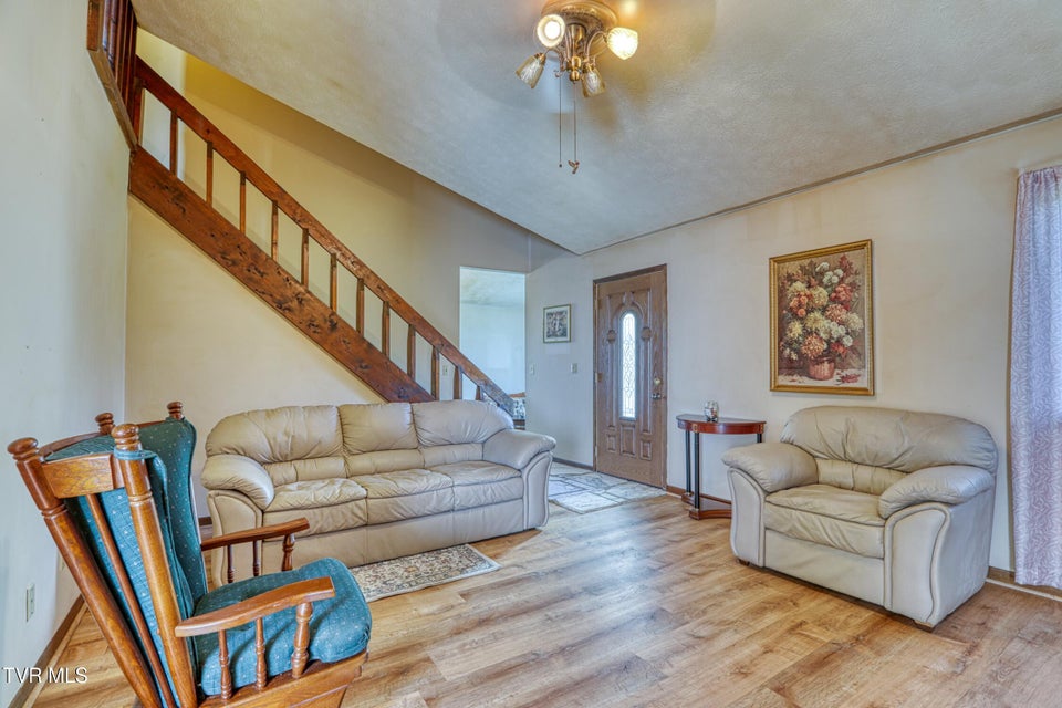 Photo #16: 605 Redwood Drive