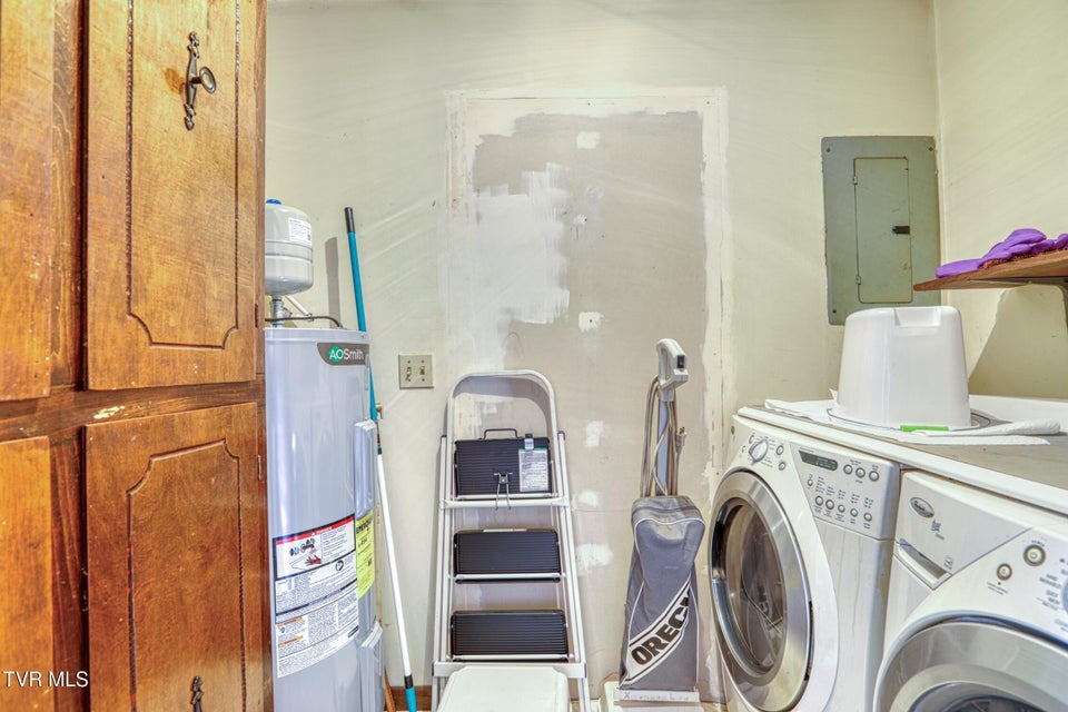 Photo #21: 605 Redwood Drive