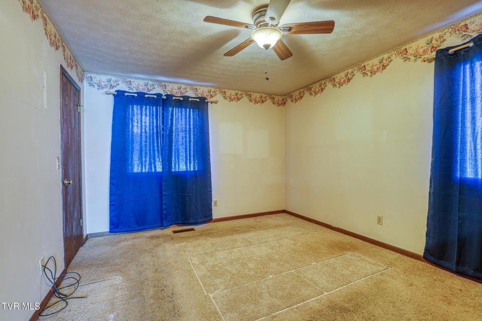 Photo #22: 605 Redwood Drive