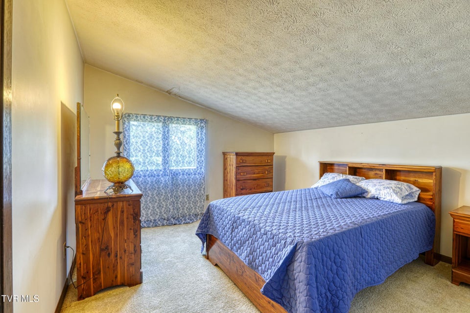 Photo #26: 605 Redwood Drive