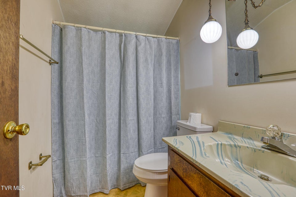 Photo #27: 605 Redwood Drive