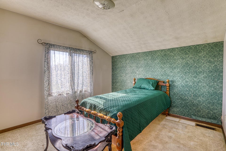 Photo #28: 605 Redwood Drive