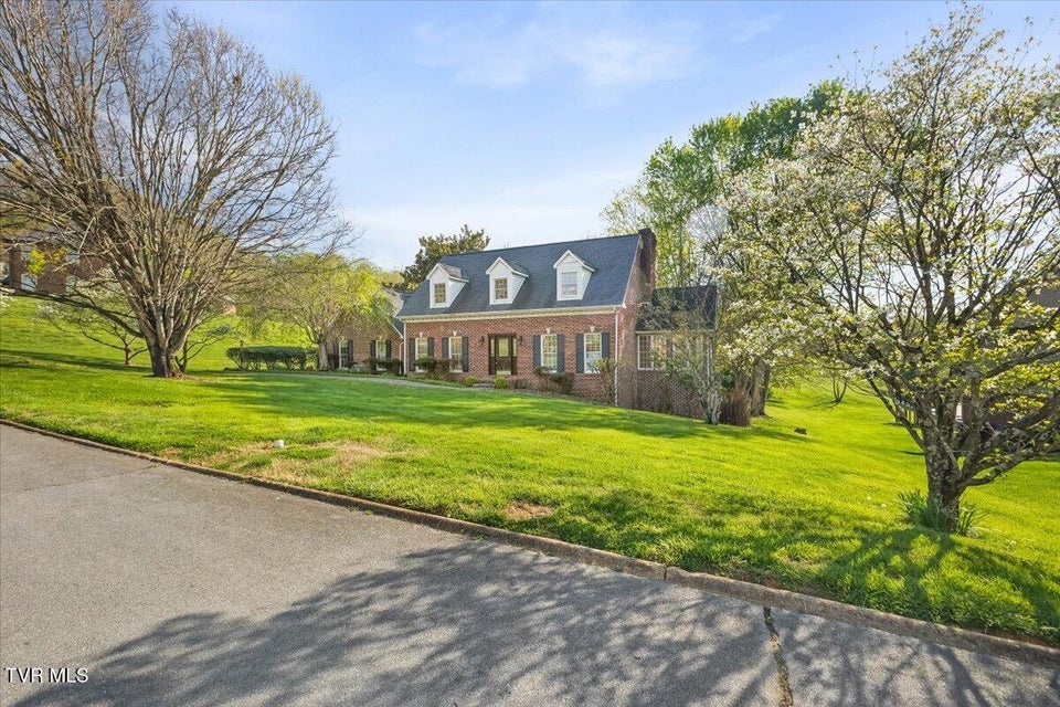 Photo #3: 1857 Greenbriar Circle