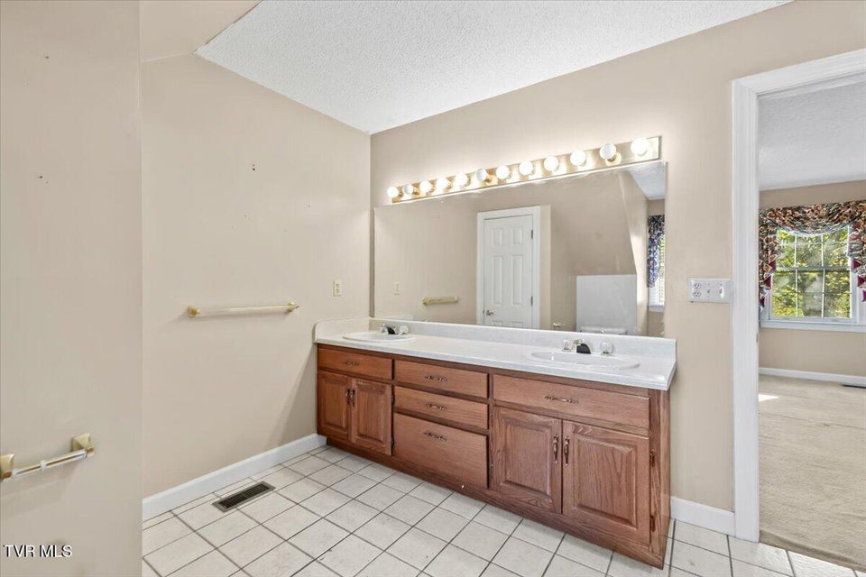 Photo #42: 1857 Greenbriar Circle