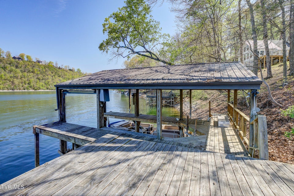 Photo #8: 760 Lake Point Drive