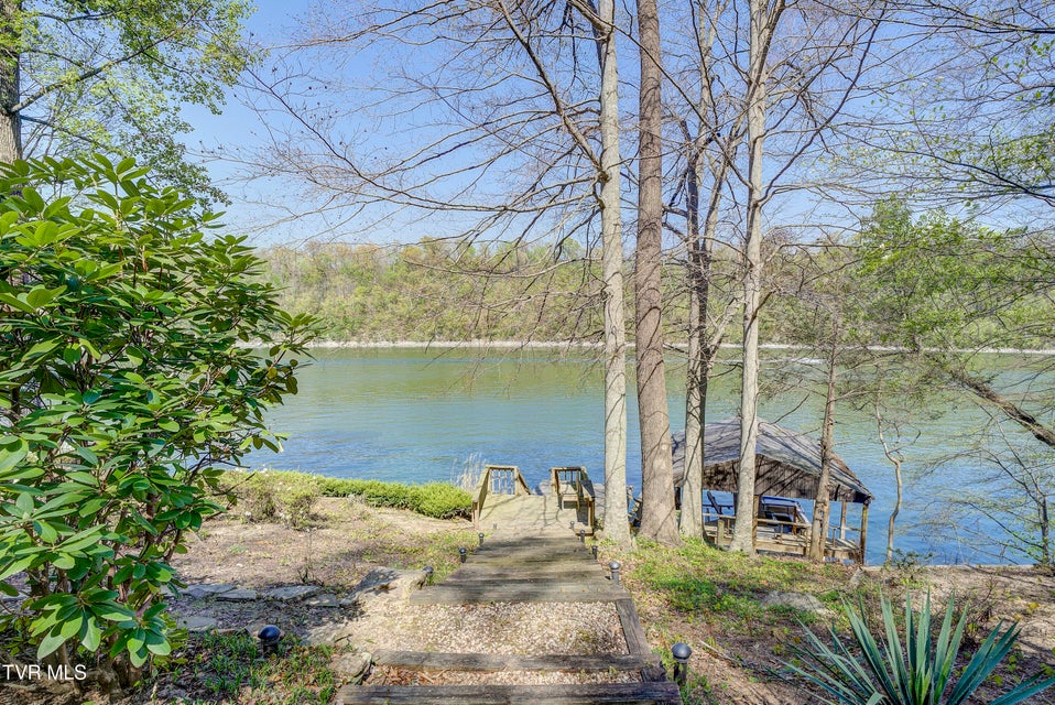 Photo #11: 760 Lake Point Drive