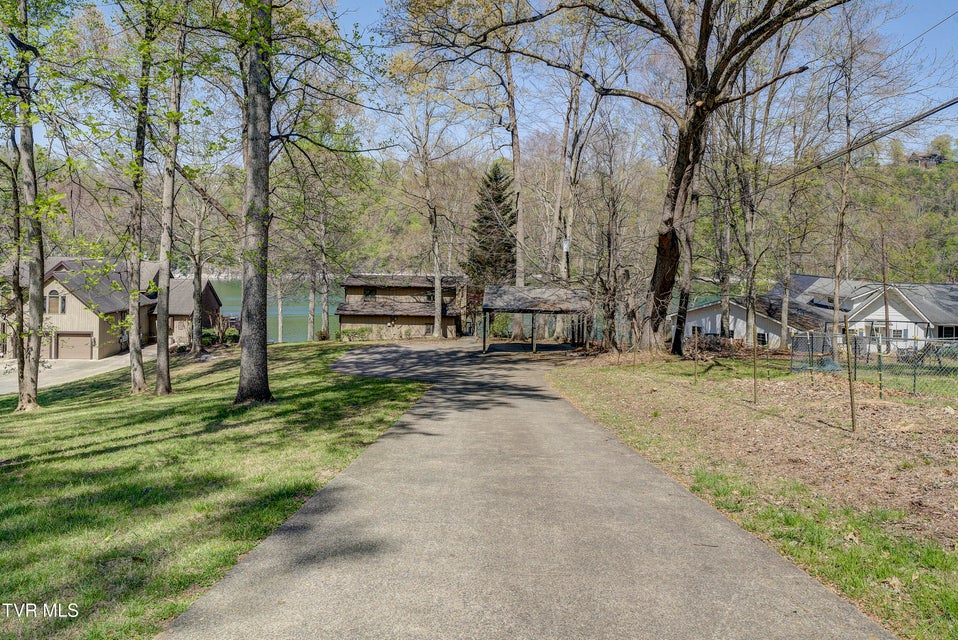 Photo #9: 760 Lake Point Drive