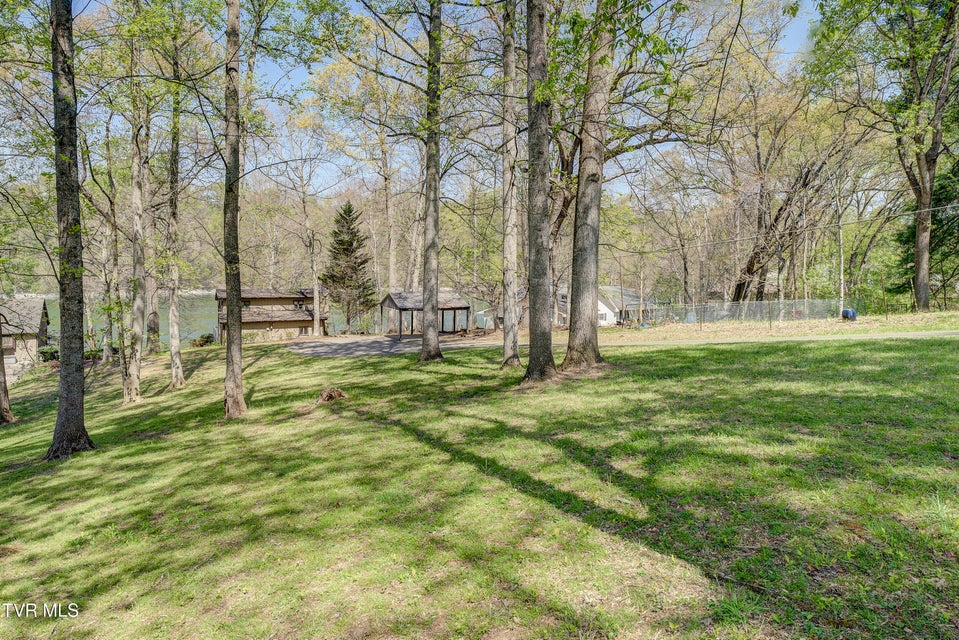 Photo #18: 760 Lake Point Drive