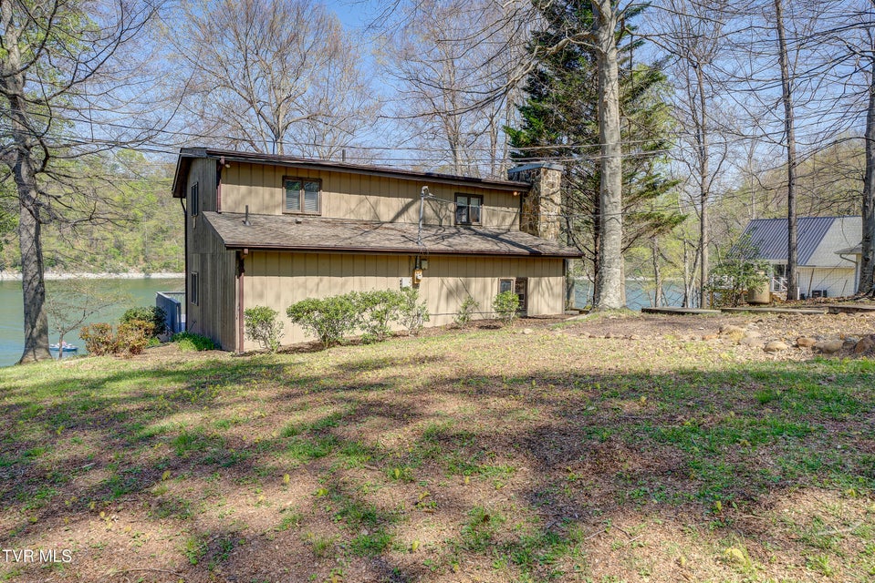 Photo #13: 760 Lake Point Drive