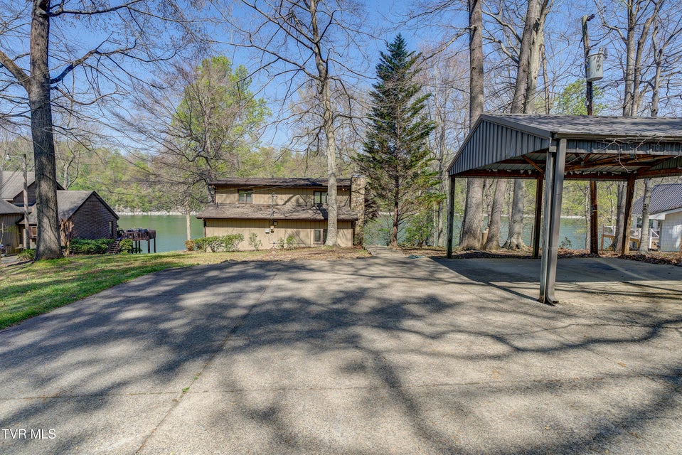 Photo #14: 760 Lake Point Drive