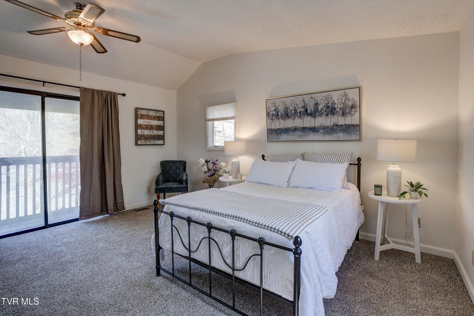 Photo #34: 760 Lake Point Drive