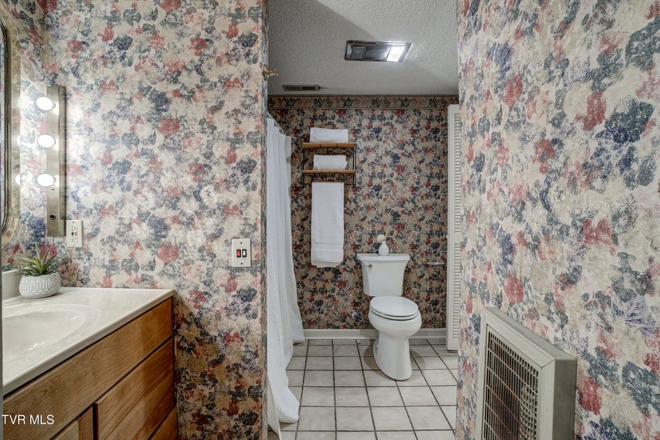 Photo #37: 760 Lake Point Drive