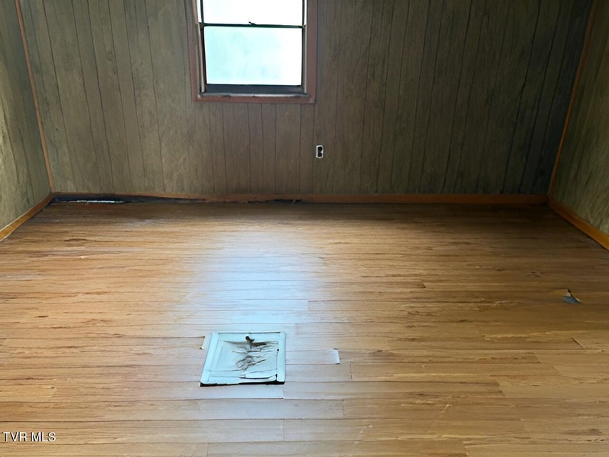 Photo #8: 476 Morelock Street