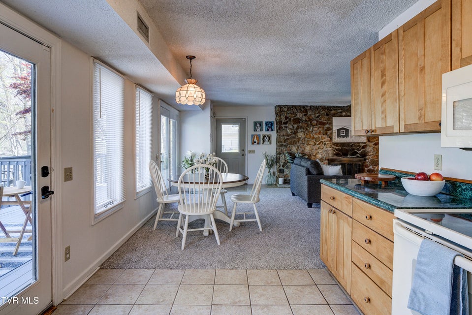 Photo #40: 760 Lake Point Drive