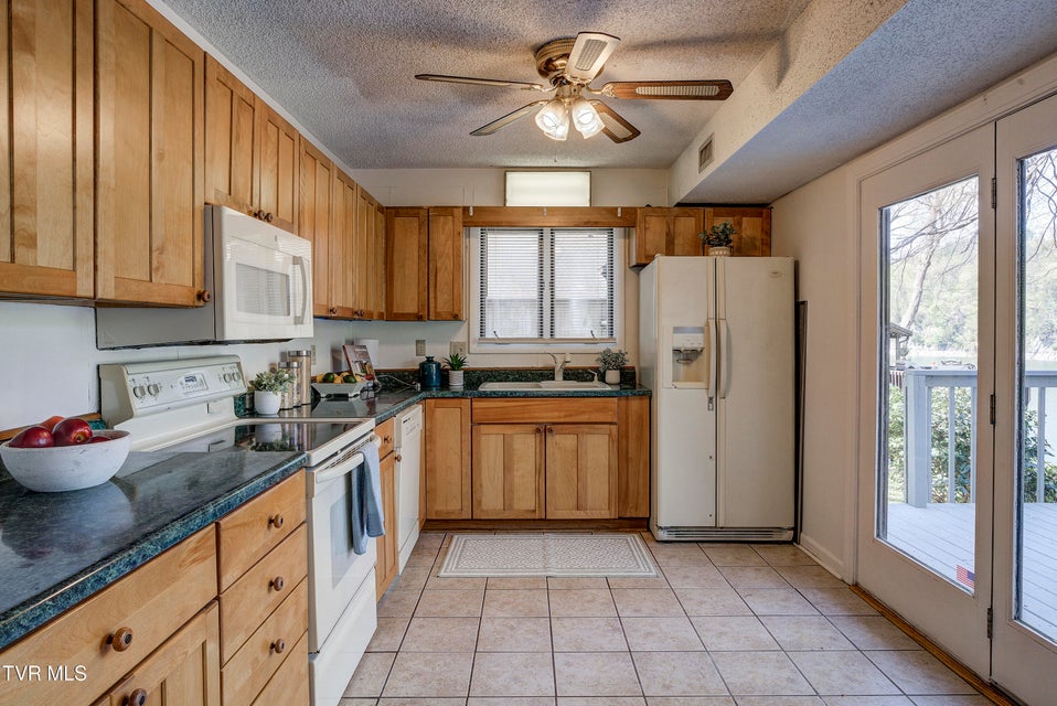 Photo #44: 760 Lake Point Drive