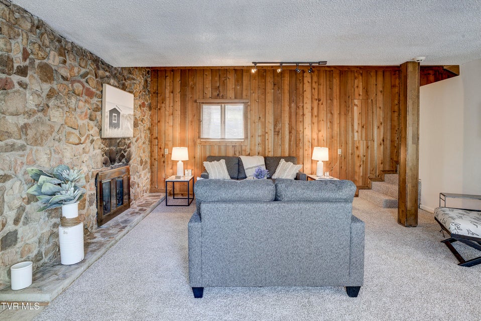 Photo #46: 760 Lake Point Drive