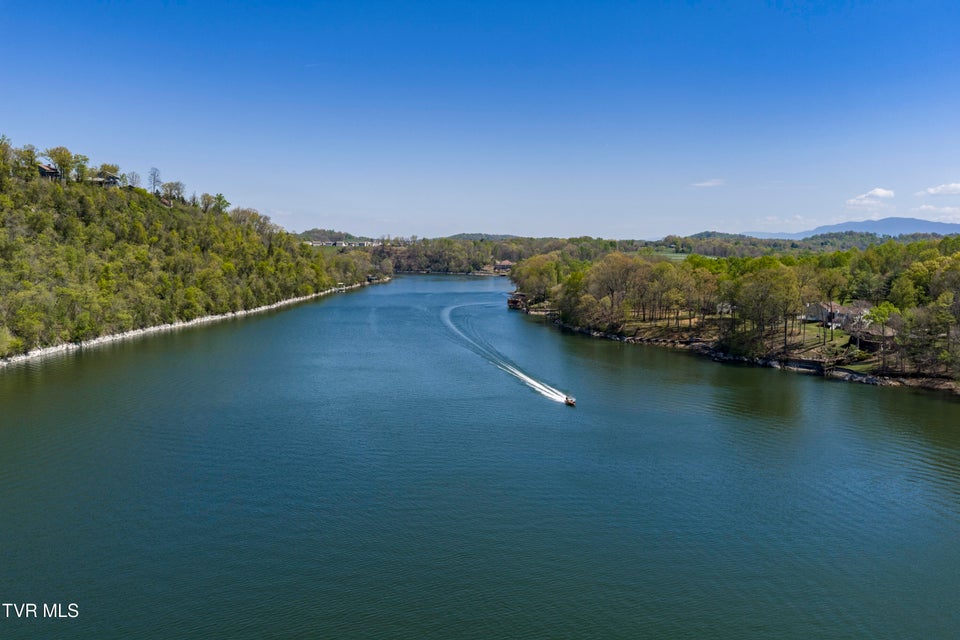 Photo #62: 760 Lake Point Drive