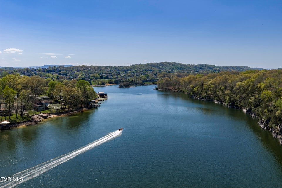 Photo #63: 760 Lake Point Drive