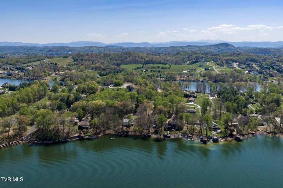 Photo #66: 760 Lake Point Drive