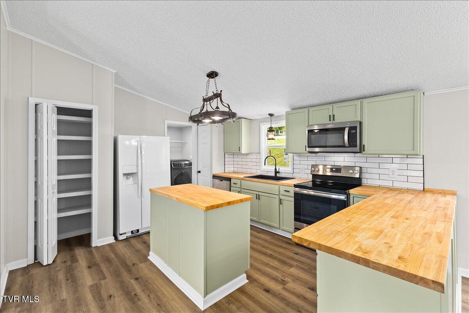 Photo #19: 151 Chalk Level Road